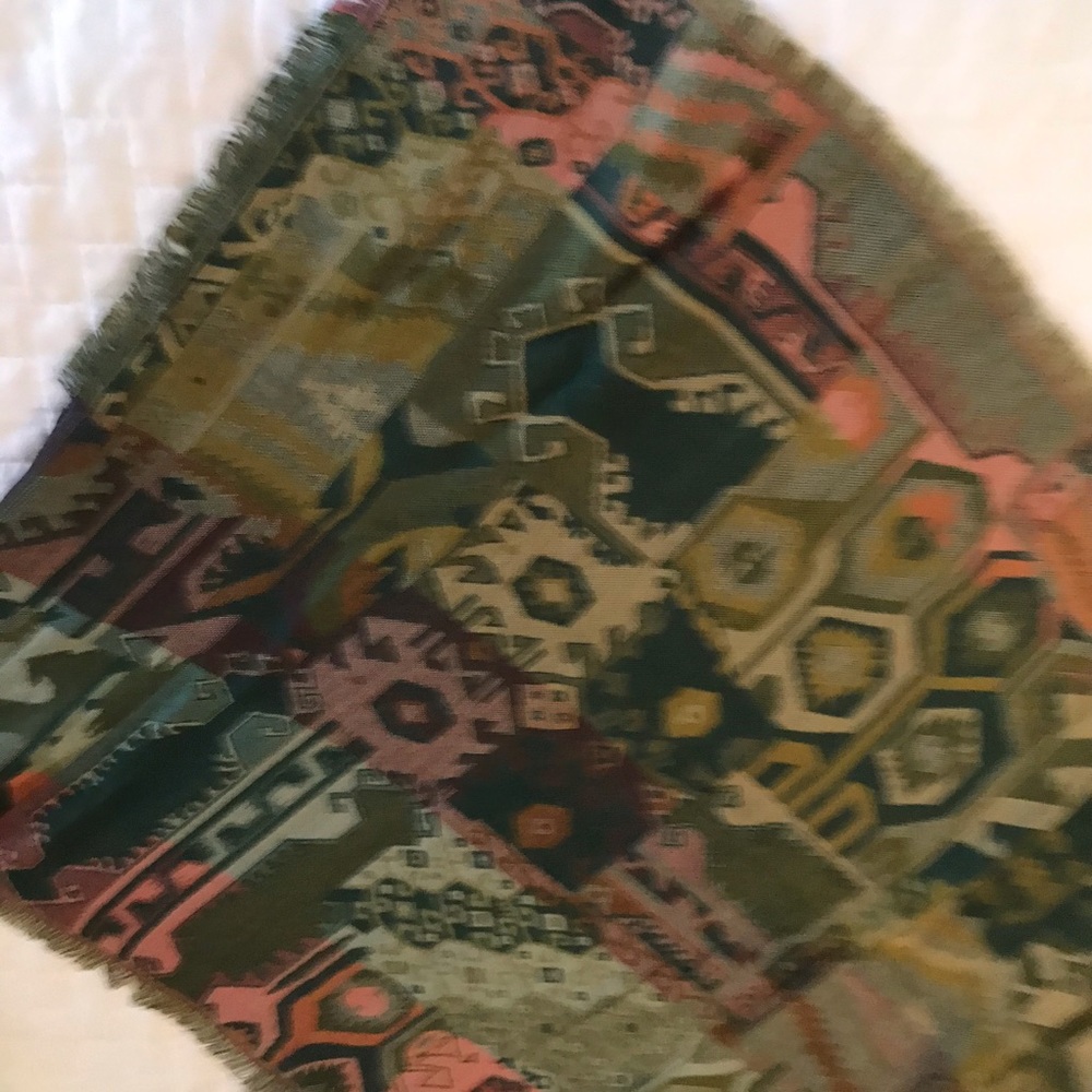 Very Unique Patterned Scarf - Picture 2 of 2